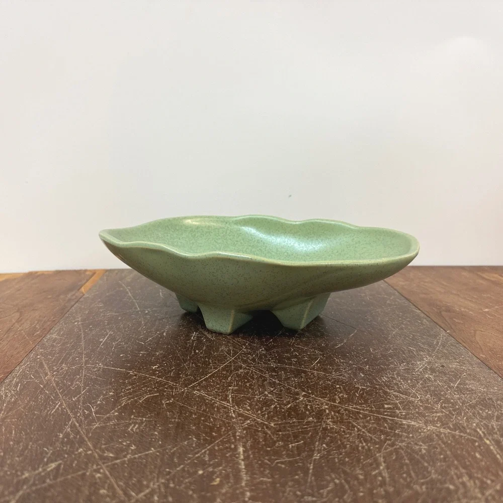 Vintage McCoy‎ Mid Century Modern Green Speckled Matte Glaze Dish Planter #1302